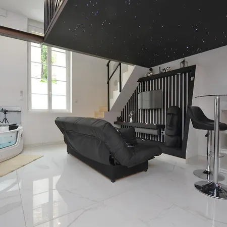 Апартаменты Bain Damour